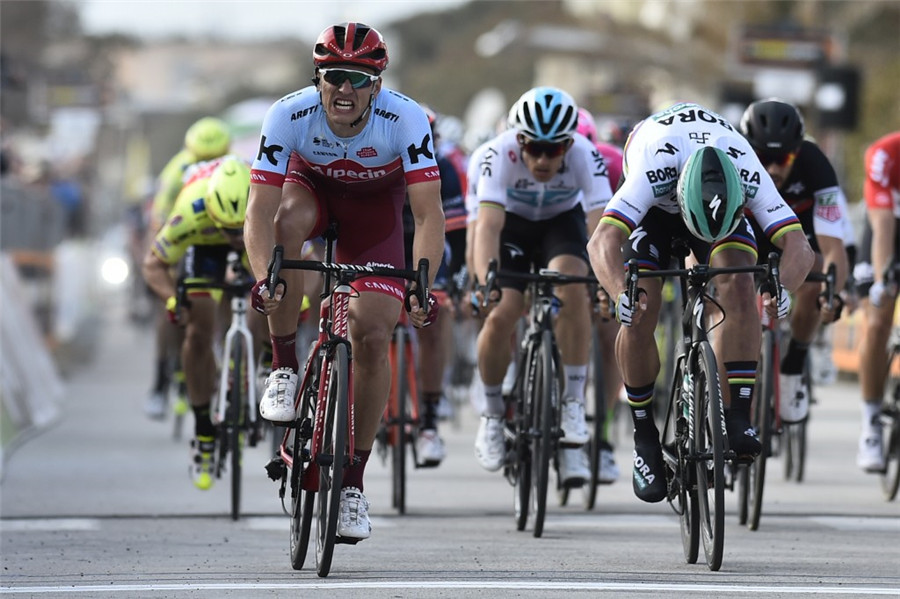 双海赛S2｜终点摔车混战 基特尔收获赛季首胜