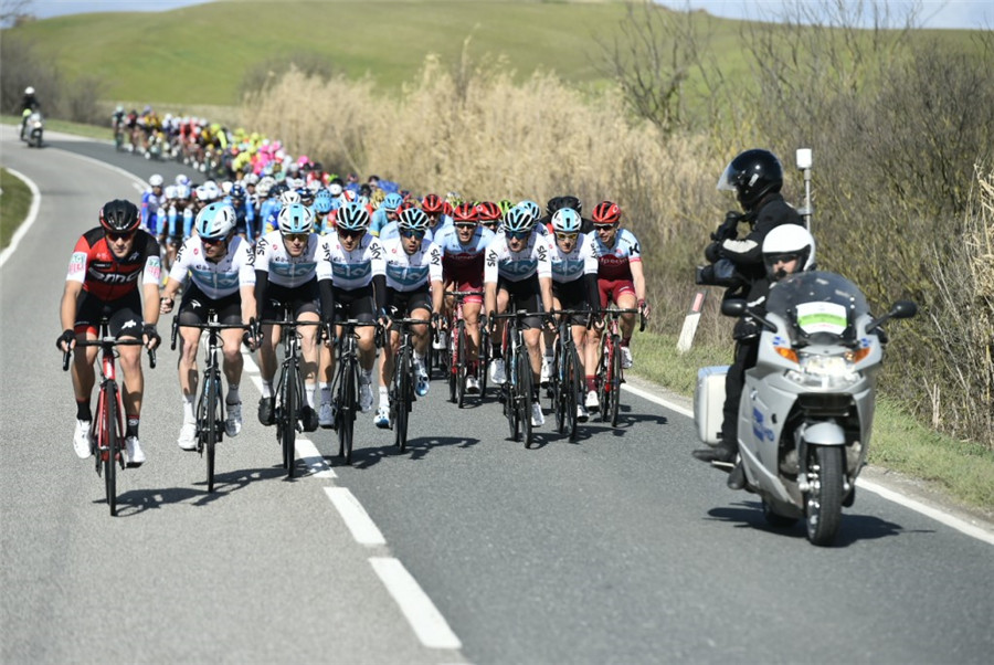 双海赛S2｜终点摔车混战 基特尔收获赛季首胜