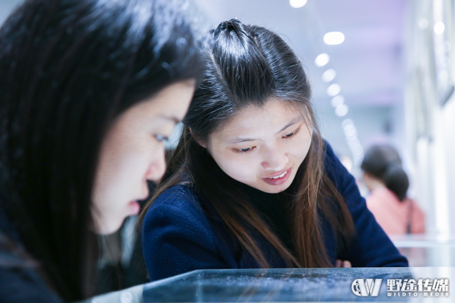 骑摄十五国 办展三十城 刘海翔向世界讲诉中国故事