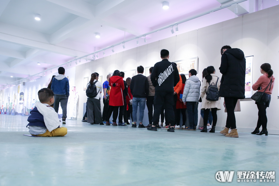 骑摄十五国 办展三十城 刘海翔向世界讲诉中国故事