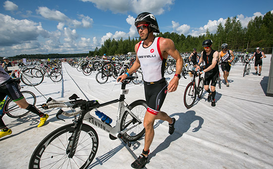 铁三魅力无穷拥趸无数 政界精英也爱它