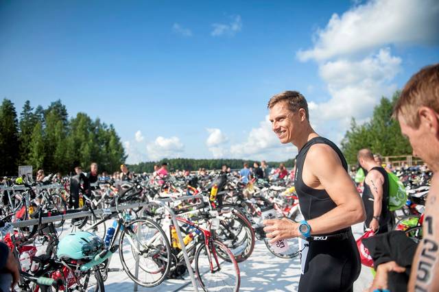 铁三魅力无穷拥趸无数 政界精英也爱它