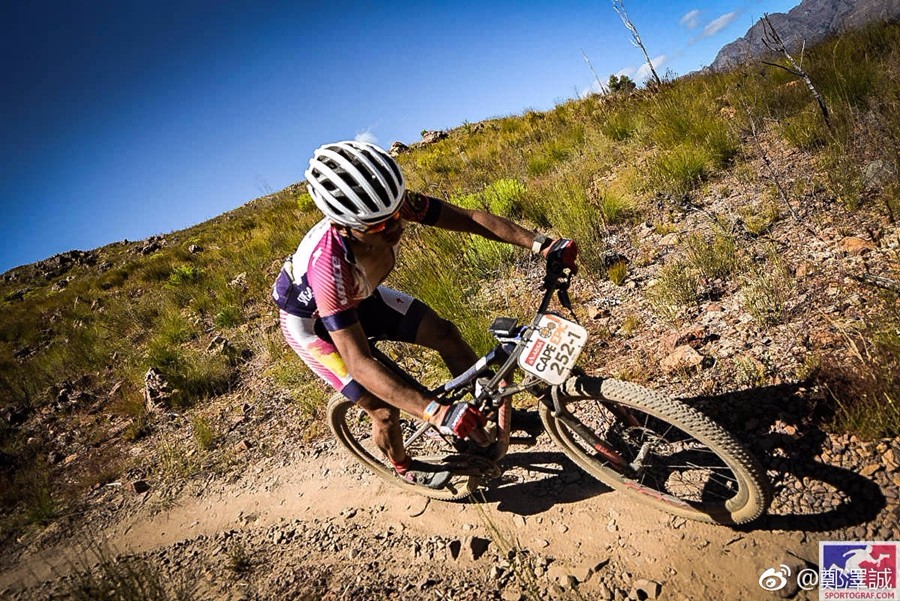 Cape Epic S4：中國車手發(fā)揮穩(wěn)定 張諾和張曦浠躋身前十