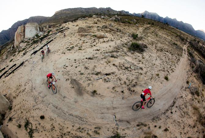 Cape Epic S4：中国车手发挥稳定 张诺和张曦浠跻身前十