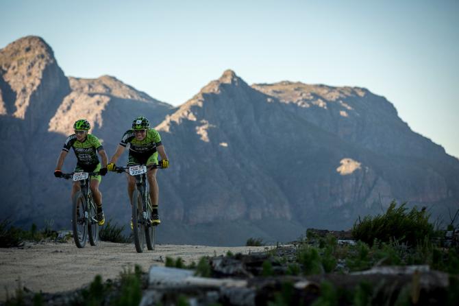 Cape Epic S4：中國車手發(fā)揮穩(wěn)定 張諾和張曦浠躋身前十