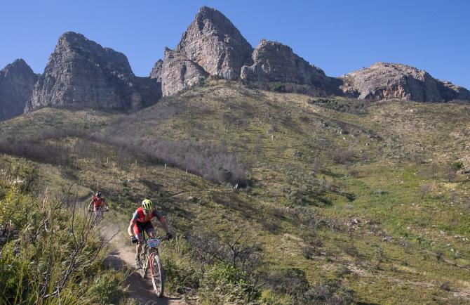 Cape Epic S4：中國車手發(fā)揮穩(wěn)定 張諾和張曦浠躋身前十