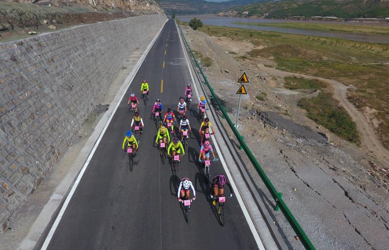 沿黄观光路山地自行车联赛首发站4月21日鸣枪