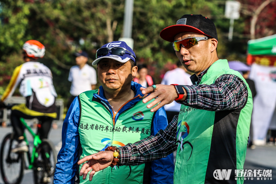 30度高温下的团体比拼 漳州第三届海峡两岸挑战赛