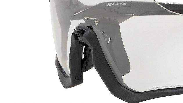 Oakley发布新款Flight Jacket和Field Jacket骑行眼镜