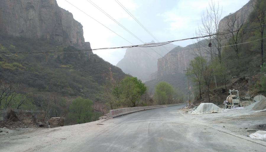 胖强寻山记｜绝壁骑行  穿越不一样的挂壁公路