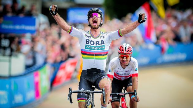 萨甘的冠军加成 100%发布S2和Sportcoupe半框眼镜