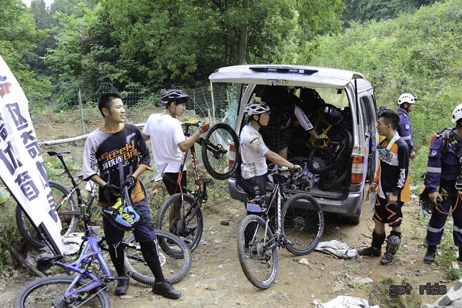 谁说女子不如男？福建山地车下坡联赛首发福安站