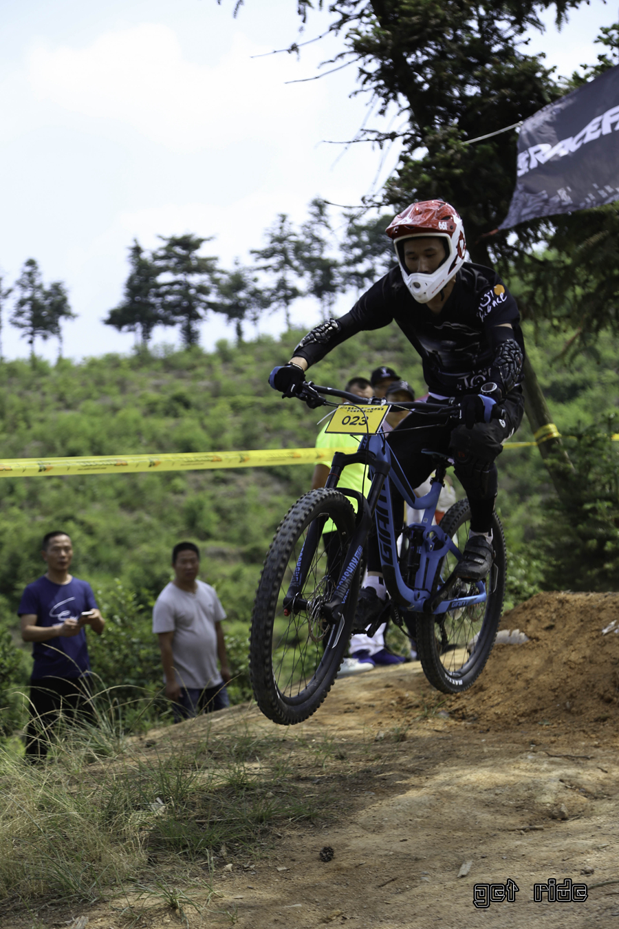 谁说女子不如男？福建山地车下坡联赛首发福安站