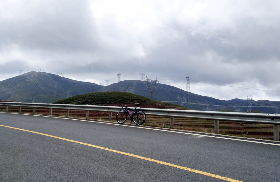 胖強尋山記｜騎行大美涼山  醉賞杜鵑花海  品味彝族風情