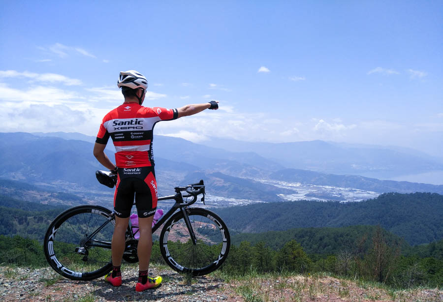 胖强寻山记｜骑行大美凉山  醉赏杜鹃花海  品味彝族风情