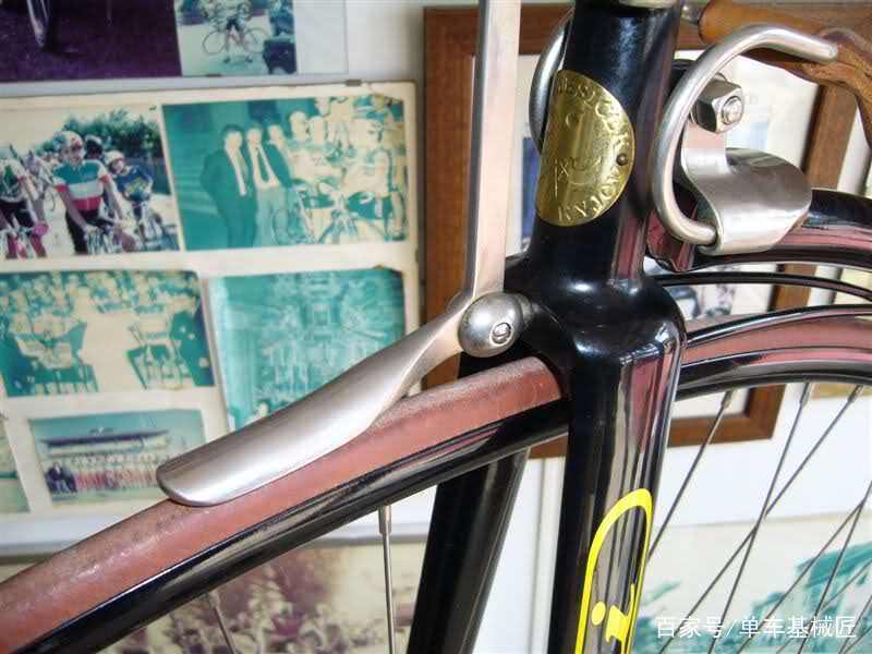 自行车刹车演变：最早的刹车竟然是勺子，1920年进化到倒闸花鼓