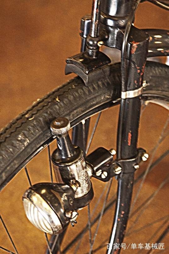 自行车刹车演变：最早的刹车竟然是勺子，1920年进化到倒闸花鼓
