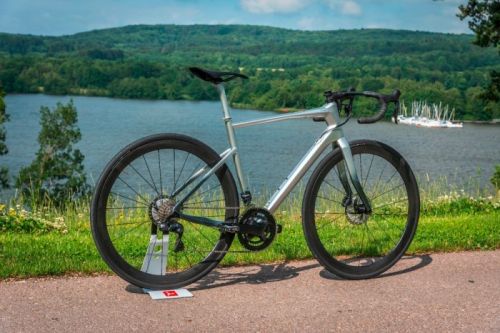 奔驰与ARGON 18合作打造全碳车架耐力公路车
