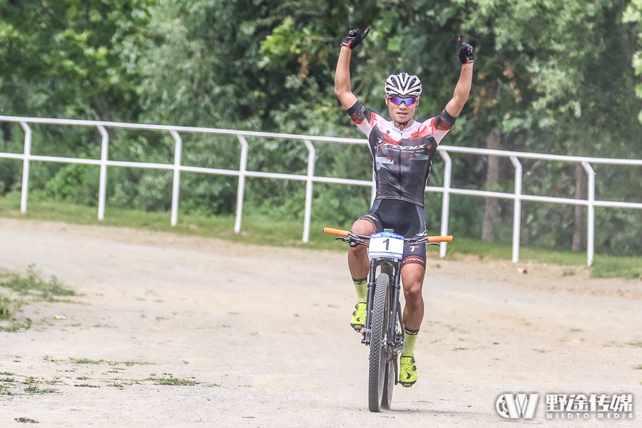 山地公开赛威海·环翠站D1：狼烟四起 封宽杰单飞三连胜