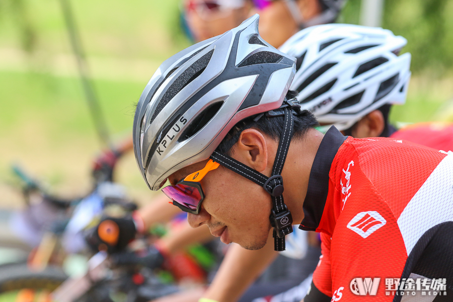 山地公开赛威海·环翠站D1：狼烟四起 封宽杰单飞三连胜