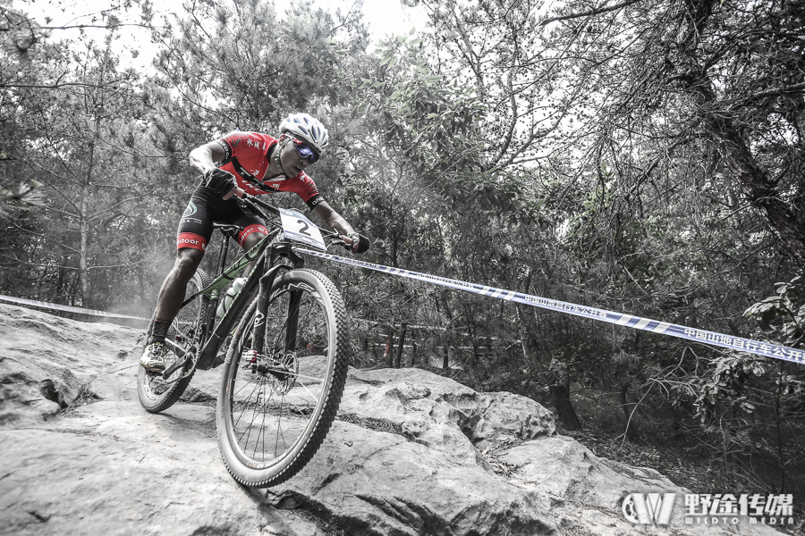 山地公开赛威海·环翠站D1：狼烟四起 封宽杰单飞三连胜