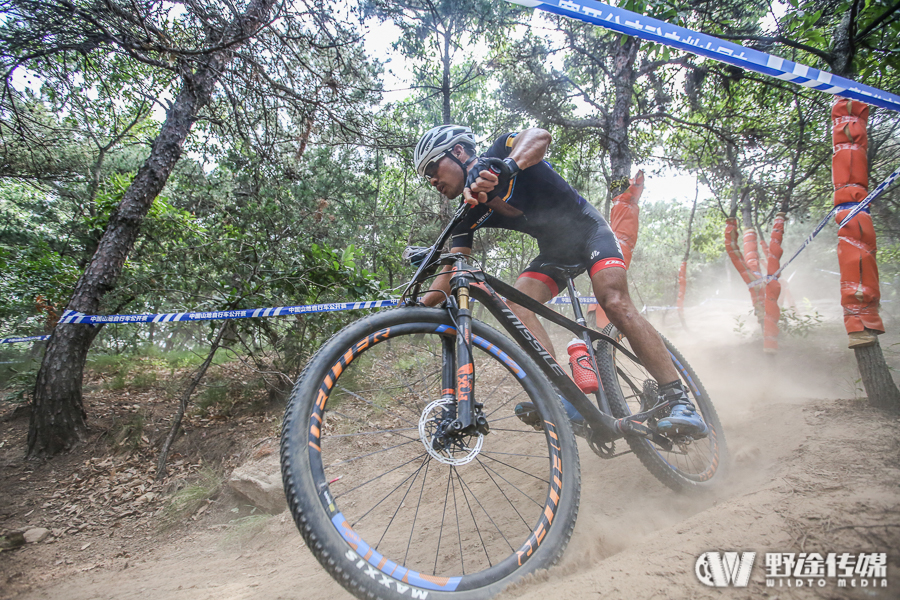 山地公开赛威海·环翠站D1：狼烟四起 封宽杰单飞三连胜