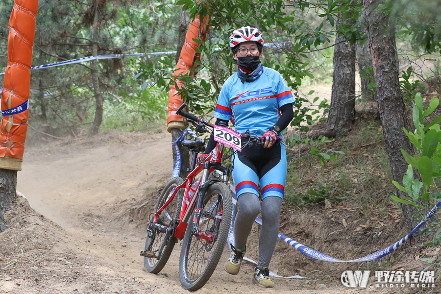 山地公开赛威海·环翠站D1：狼烟四起 封宽杰单飞三连胜