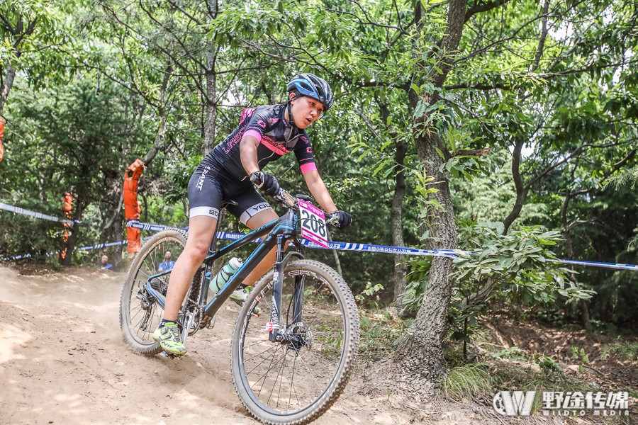山地公开赛威海·环翠站D1：狼烟四起 封宽杰单飞三连胜