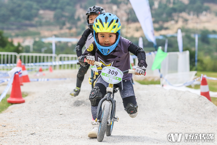 山地公开赛威海·环翠站D1：狼烟四起 封宽杰单飞三连胜