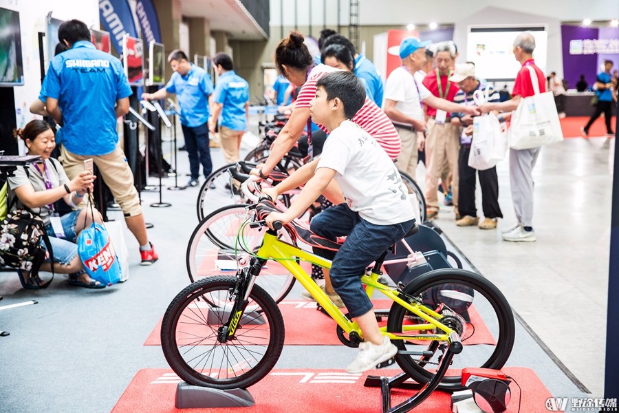 亚洲展 | 当单车遇上户外  野途传媒带你逛透展馆