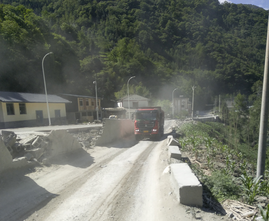 胖强寻山记｜重走红军路 流着鼻血飞夺泸定桥