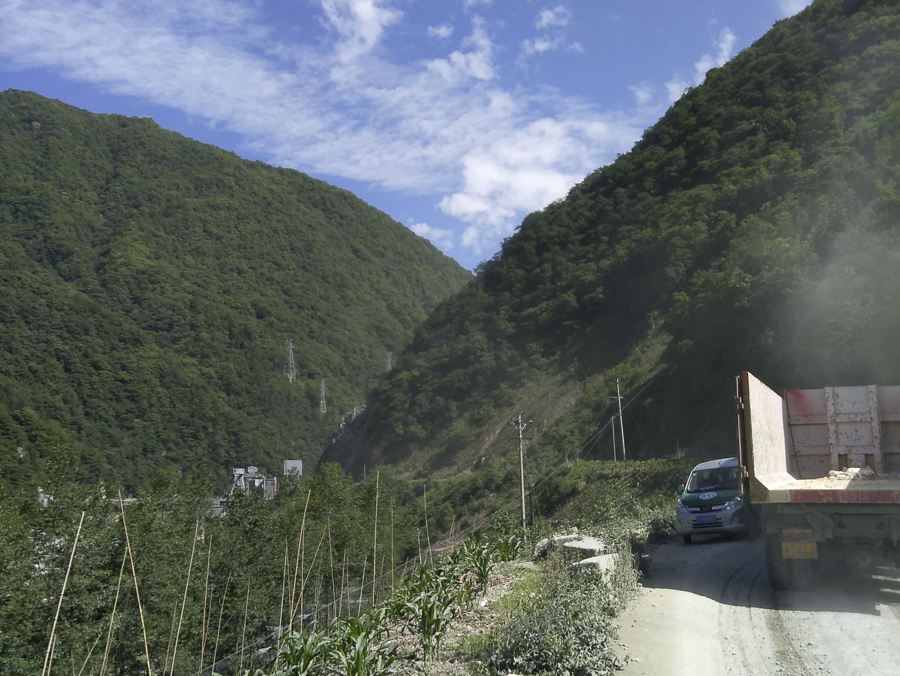 胖强寻山记｜重走红军路 流着鼻血飞夺泸定桥