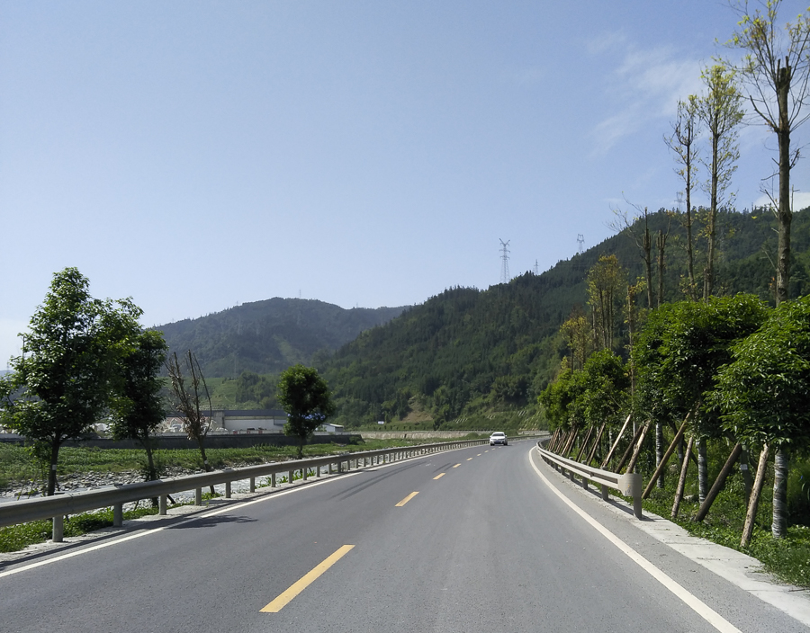 胖强寻山记｜重走红军路 流着鼻血飞夺泸定桥