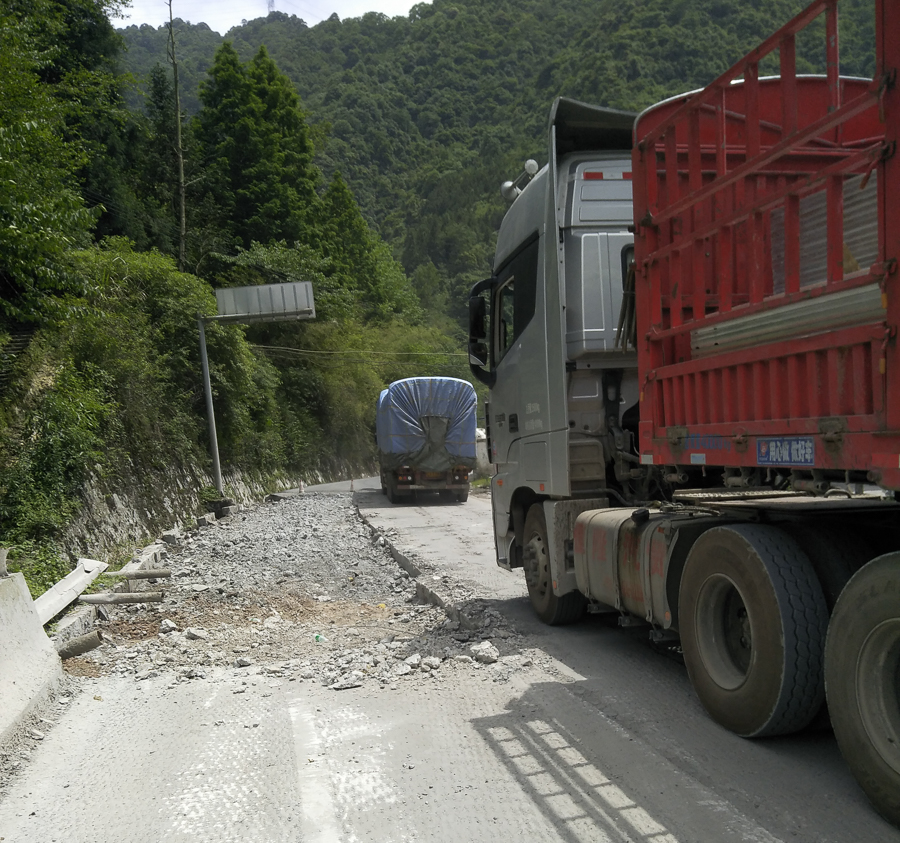 胖强寻山记｜重走红军路 流着鼻血飞夺泸定桥