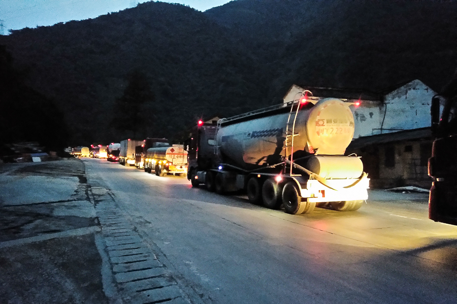 胖强寻山记｜重走红军路 流着鼻血飞夺泸定桥