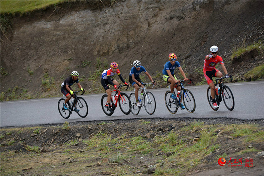 中国新疆第十二届环赛里木湖公路自行车赛落幕
