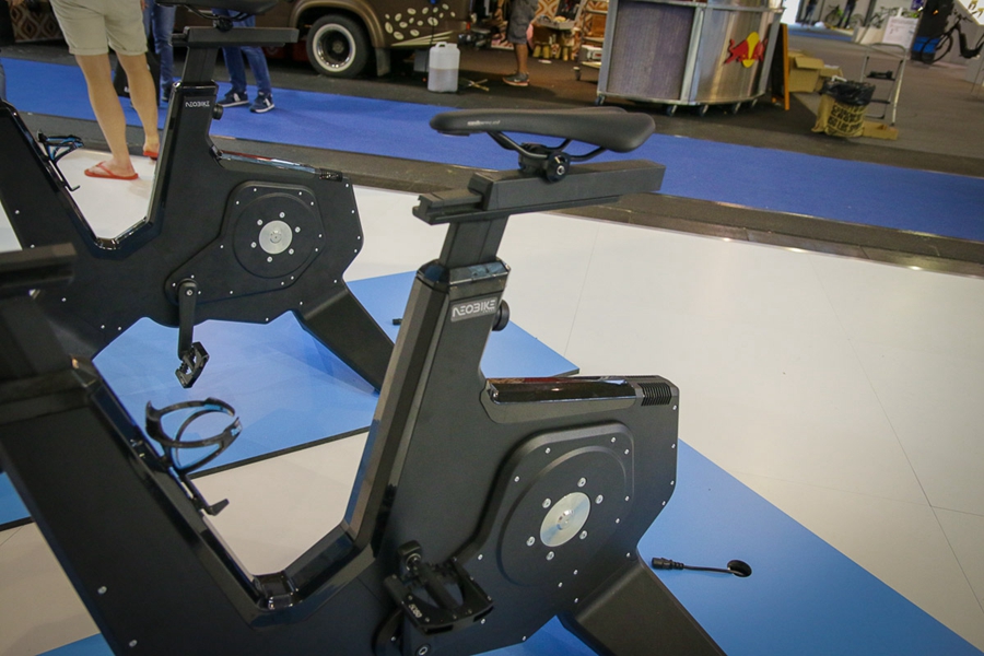 功能高度整合 Tacx NEO Bike智能骑行台