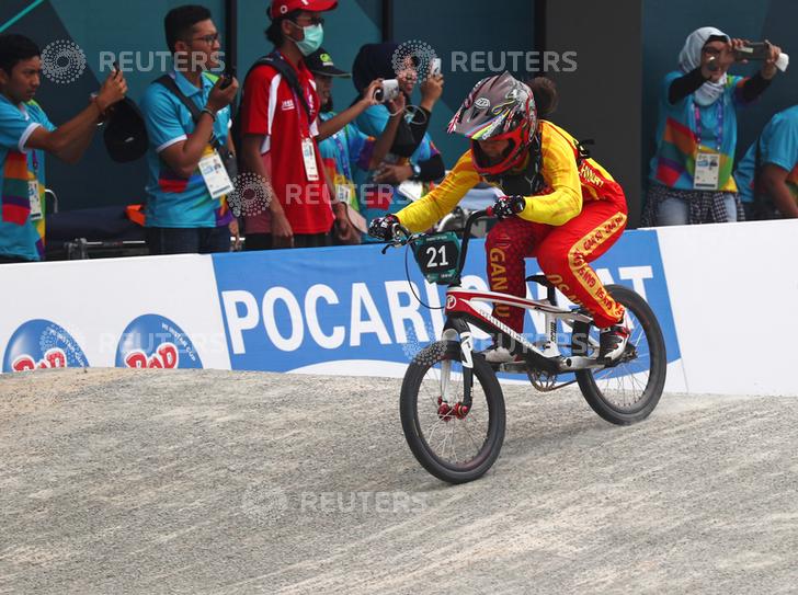 2018亚运会｜中国选手张娅儒夺BMX女子金牌