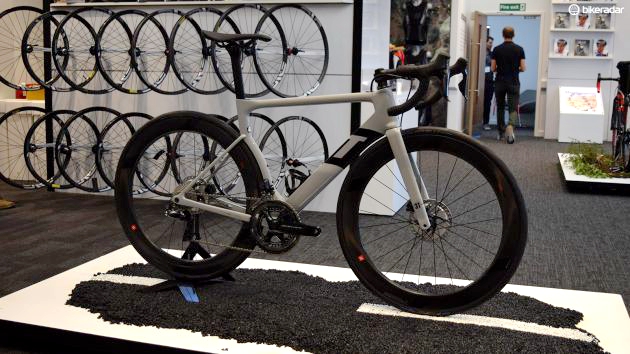 公路单盘真不够用 双盘3T Strada Due正式上市