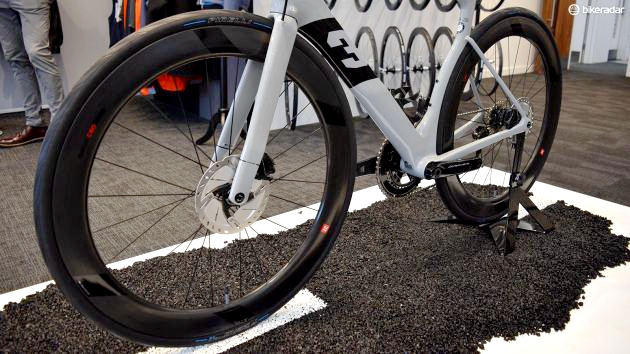 公路单盘真不够用 双盘3T Strada Due正式上市