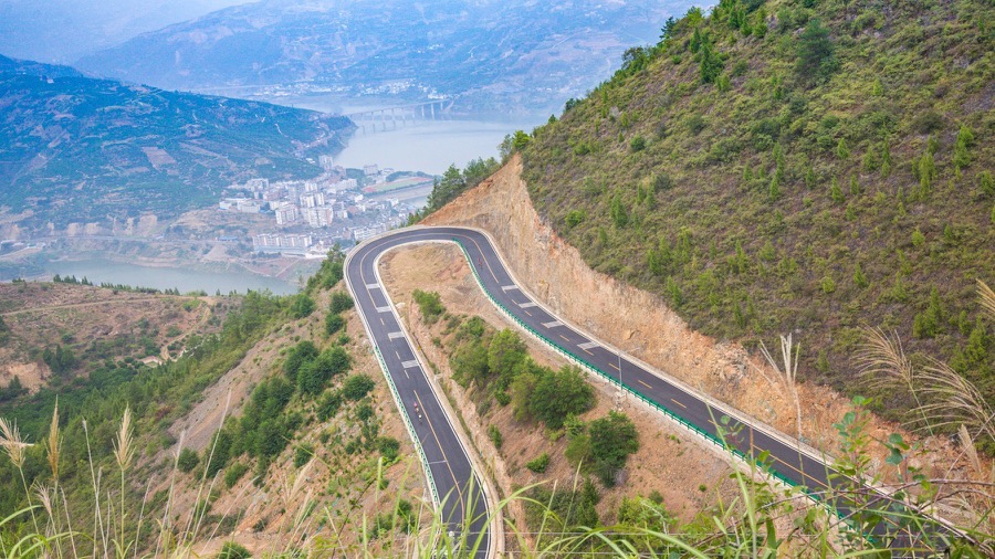 三峽之巔爬坡決戰(zhàn) 胡甜甜再度稱雄奉節(jié)