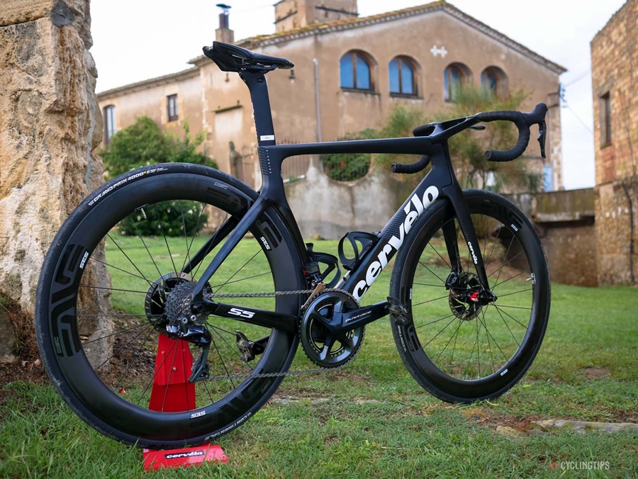 全新工业设计成果 Cervélo正式发布气动车型S5 Disc
