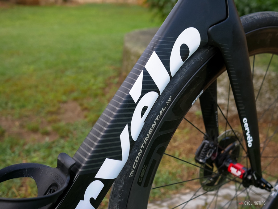 全新工业设计成果 Cervélo正式发布气动车型S5 Disc