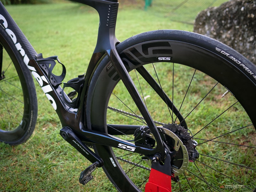 全新工业设计成果 Cervélo正式发布气动车型S5 Disc