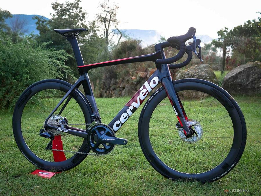 全新工业设计成果 Cervélo正式发布气动车型S5 Disc