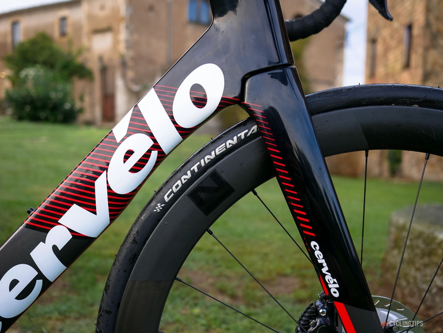 全新工业设计成果 Cervélo正式发布气动车型S5 Disc