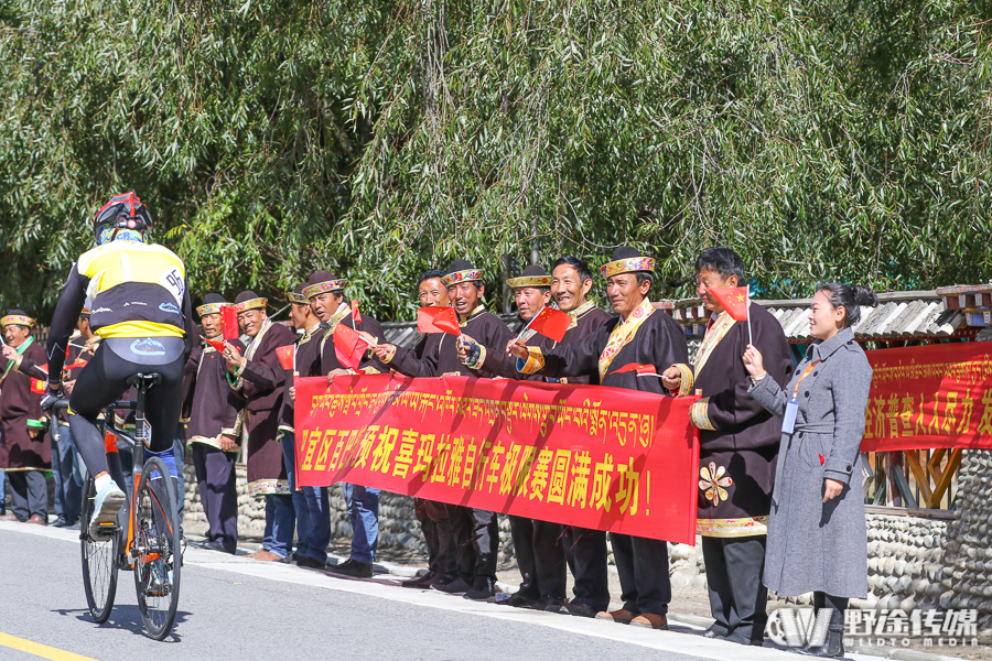 首届跨喜马拉雅自行车极限赛D1：在西藏小江南尽情驰骋