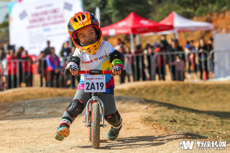 滑骋土坡 纵享田园 森地客KIDS滑步车联赛泉州站落幕