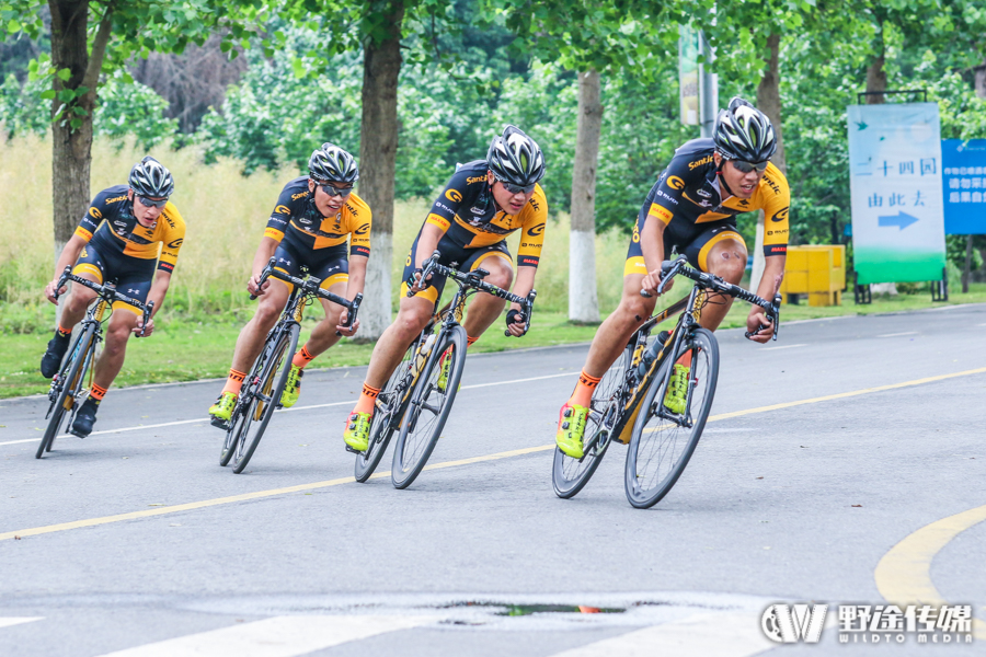 风云秀场｜人气王苏野：不只车队队长 我还是名冲刺手！