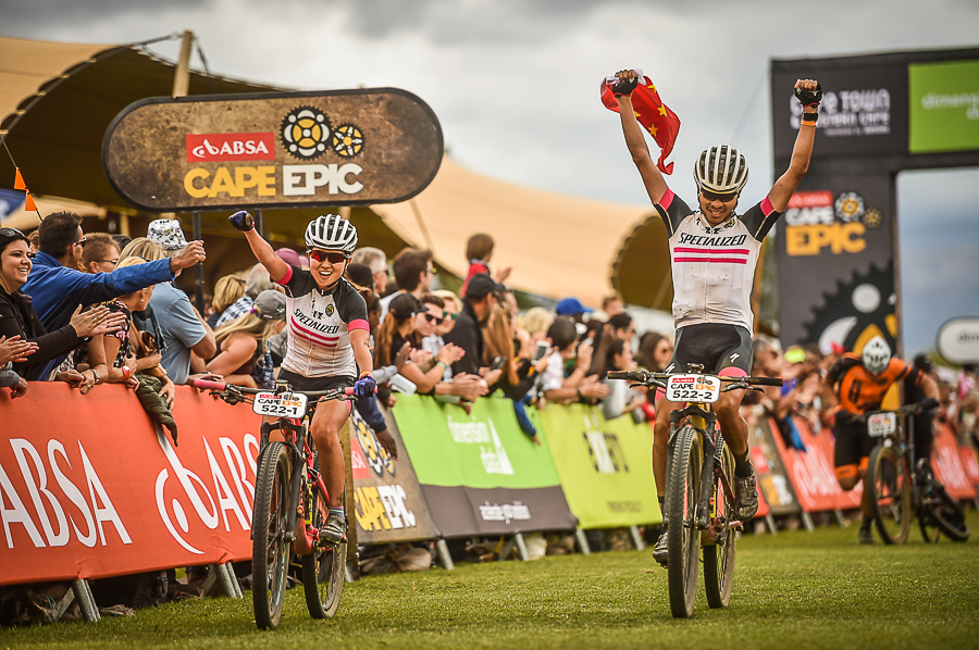 风云秀场｜张曦浠：从“赛场新人” 到最具人气女车手